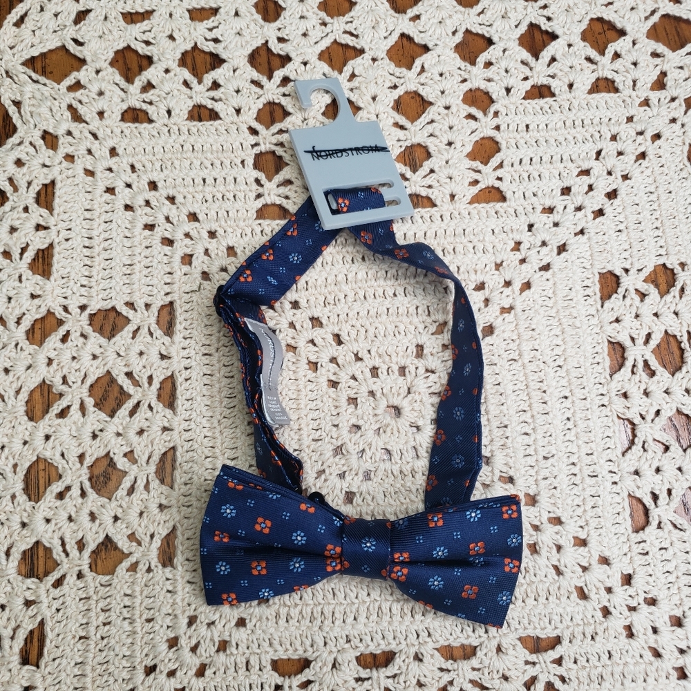 Nordstrom silk floral navy blue kids bow tie